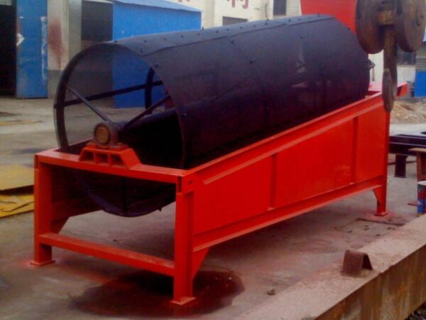 小型滾筒篩投料的時候要注意哪些問題？